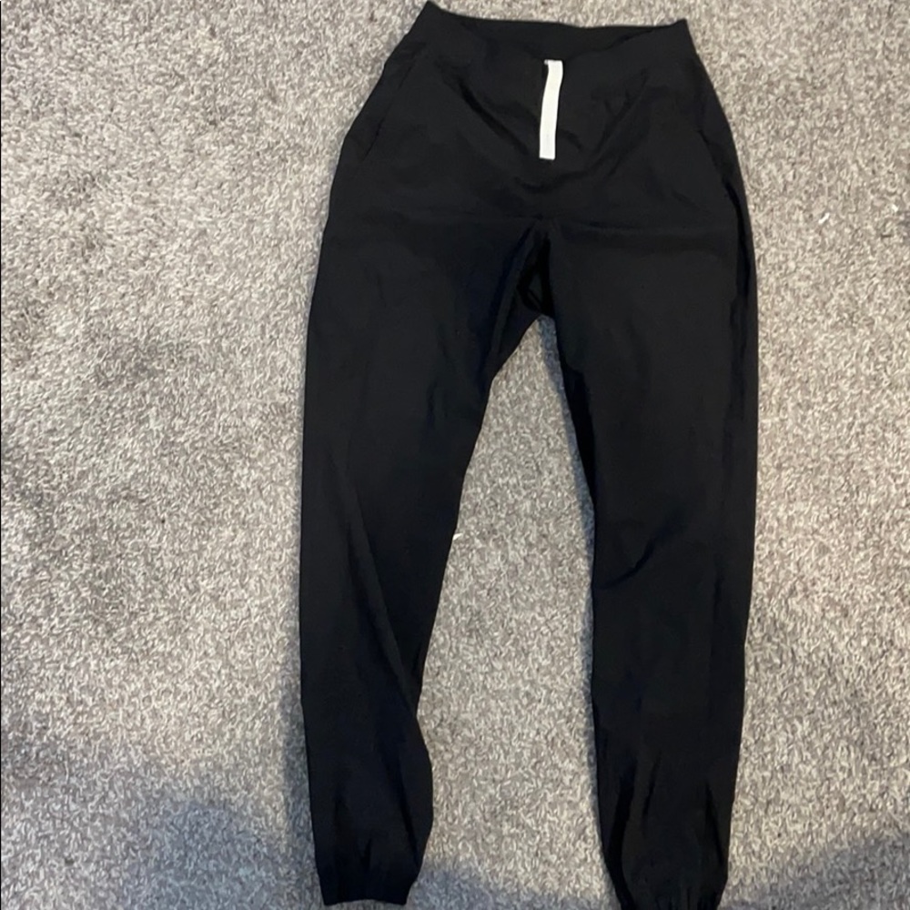 Lululemon joggers, size 4, worn maybe 3 times!